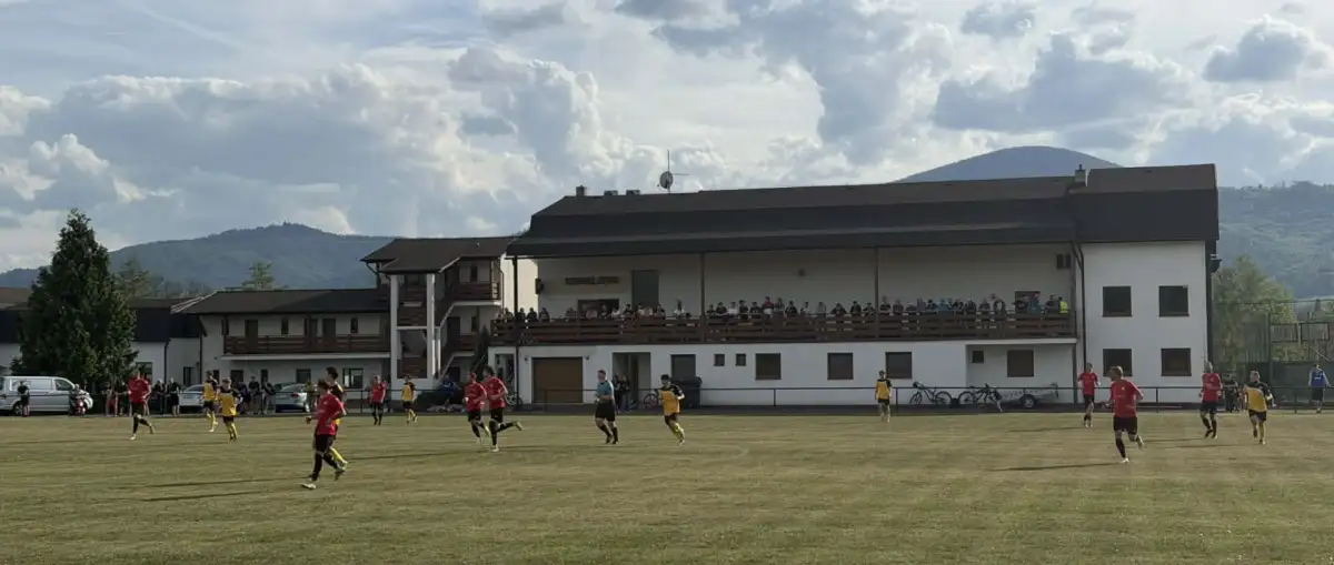 Lídr Krajského přeboru v Bystřici padl